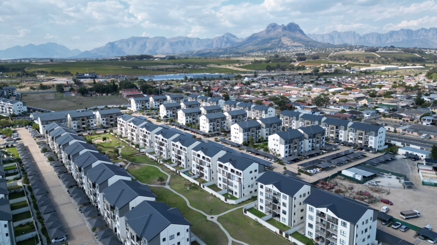To Let 1 Bedroom Property for Rent in The Huntsman Western Cape